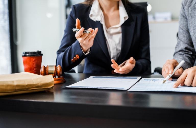 lawyer is speaking with client